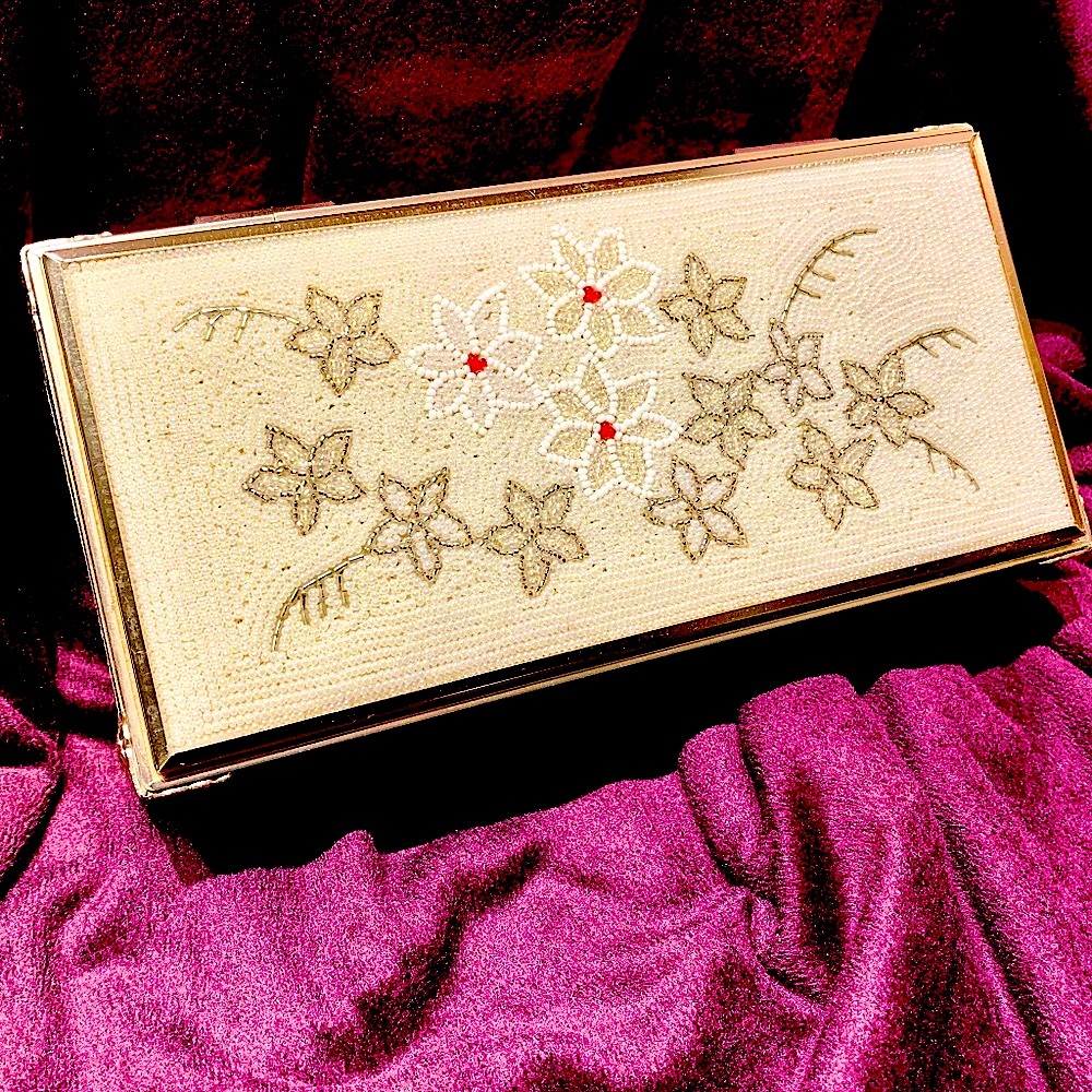 ☃️ 🎁 VNTG JEWELRY “LOVE STORY" & MUSIC BOX EUC